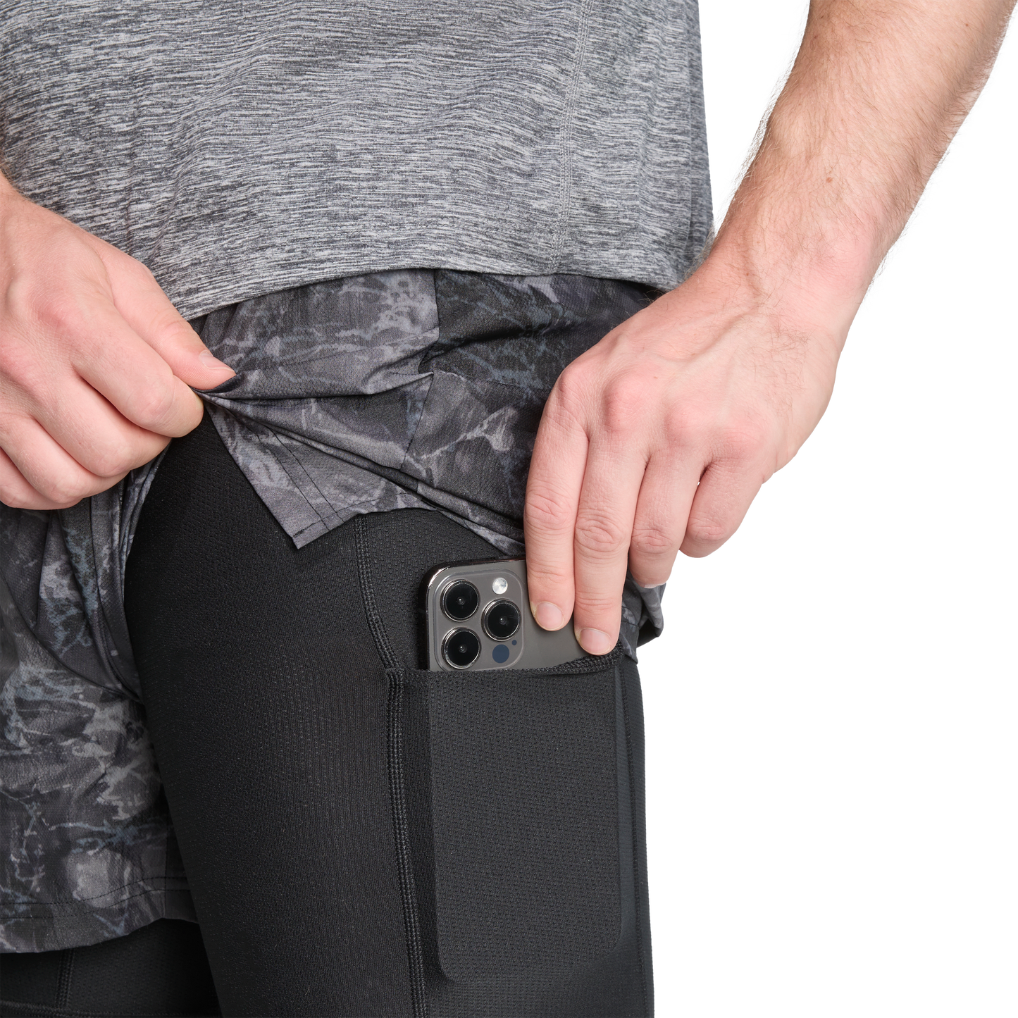 Own The Run Spray Dye Shorts - Men's